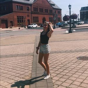 Meet your Posher, Shea